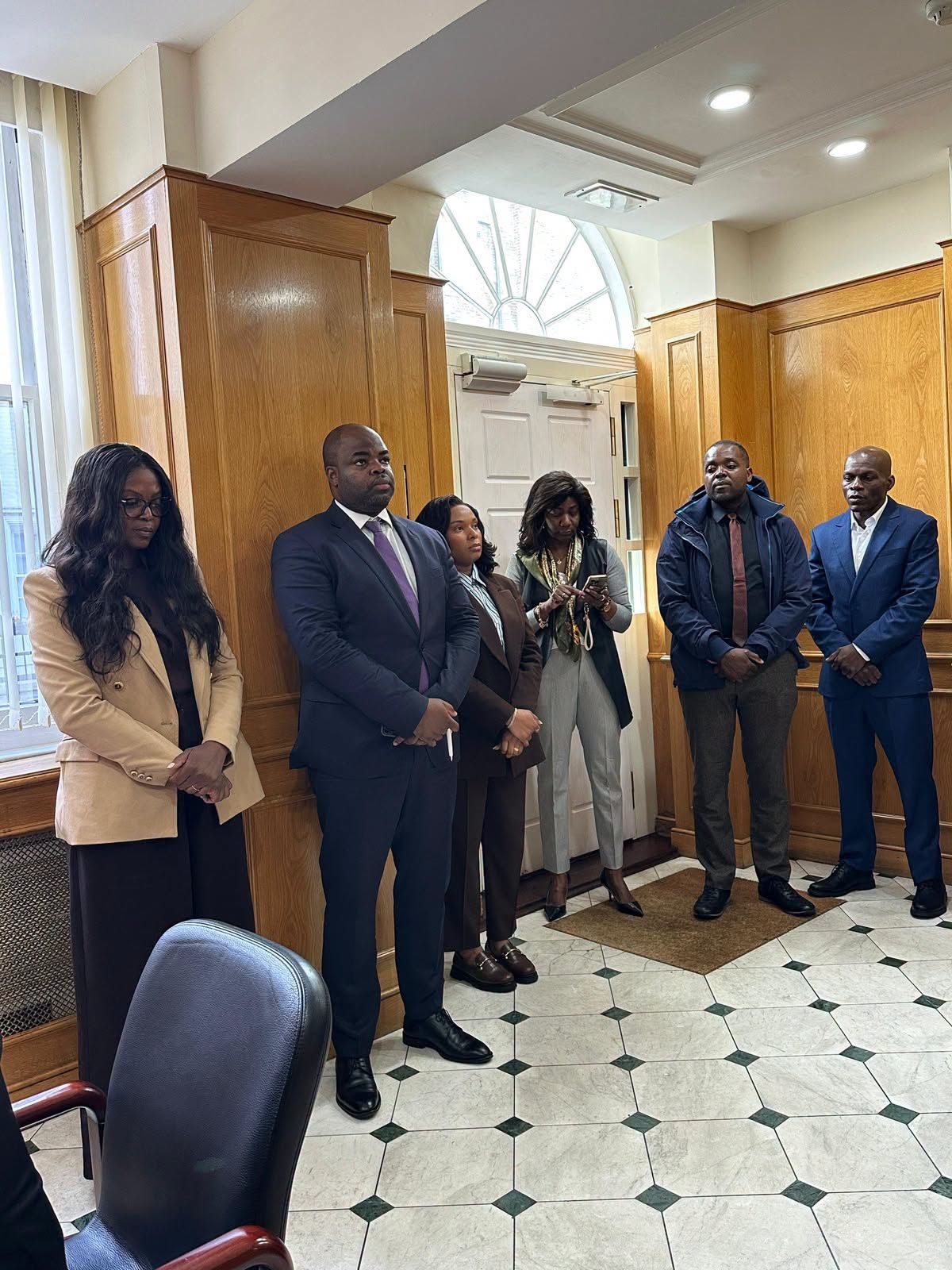 DIPLOMATAS E COMUNIDADE ANGOLANA RENDEM HOMENAGEM AO ANTIGO MINISTRO MANUEL AUGUSTO