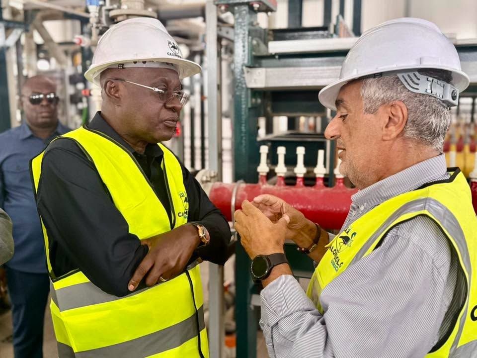 GOVERNADOR MANUEL NUNES JÚNIOR VISITA FÁBRICA DA CALOMBOLO QUÍMICA NA BAÍA FARTA