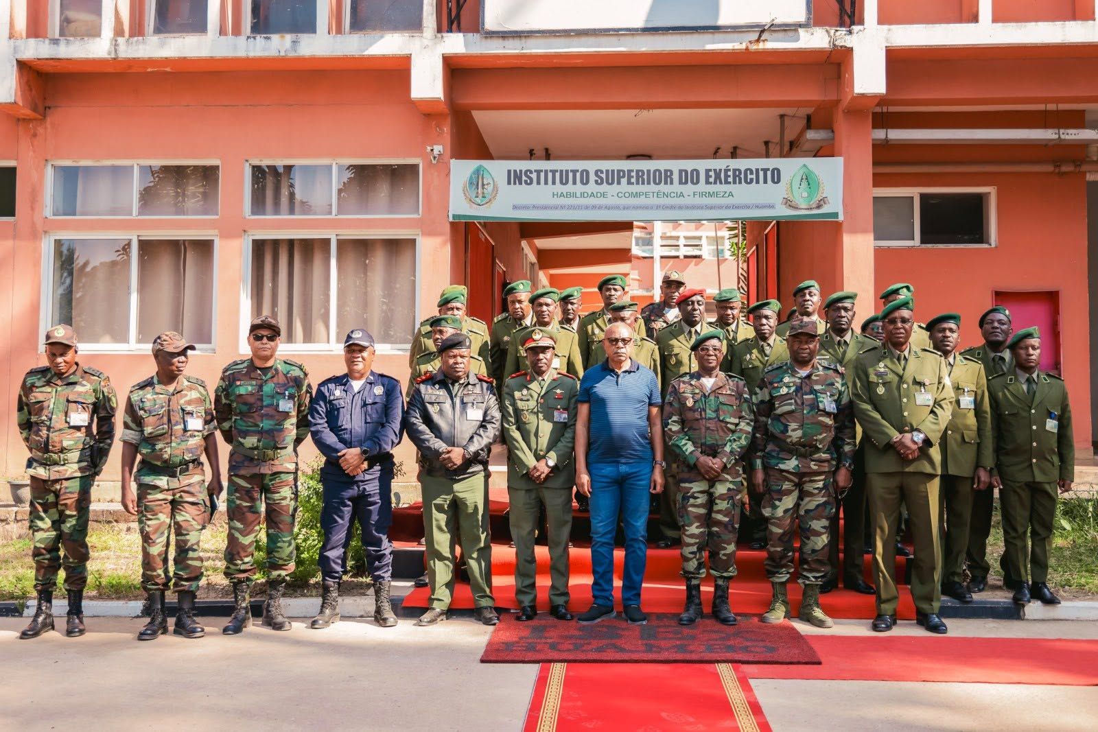 MINISTRO DA DEFESA NACIONAL IMPULSIONA NO HUAMBO DINÂMICA PARA CONCLUSÃO DO HOSPITAL MILITAR REGIONAL