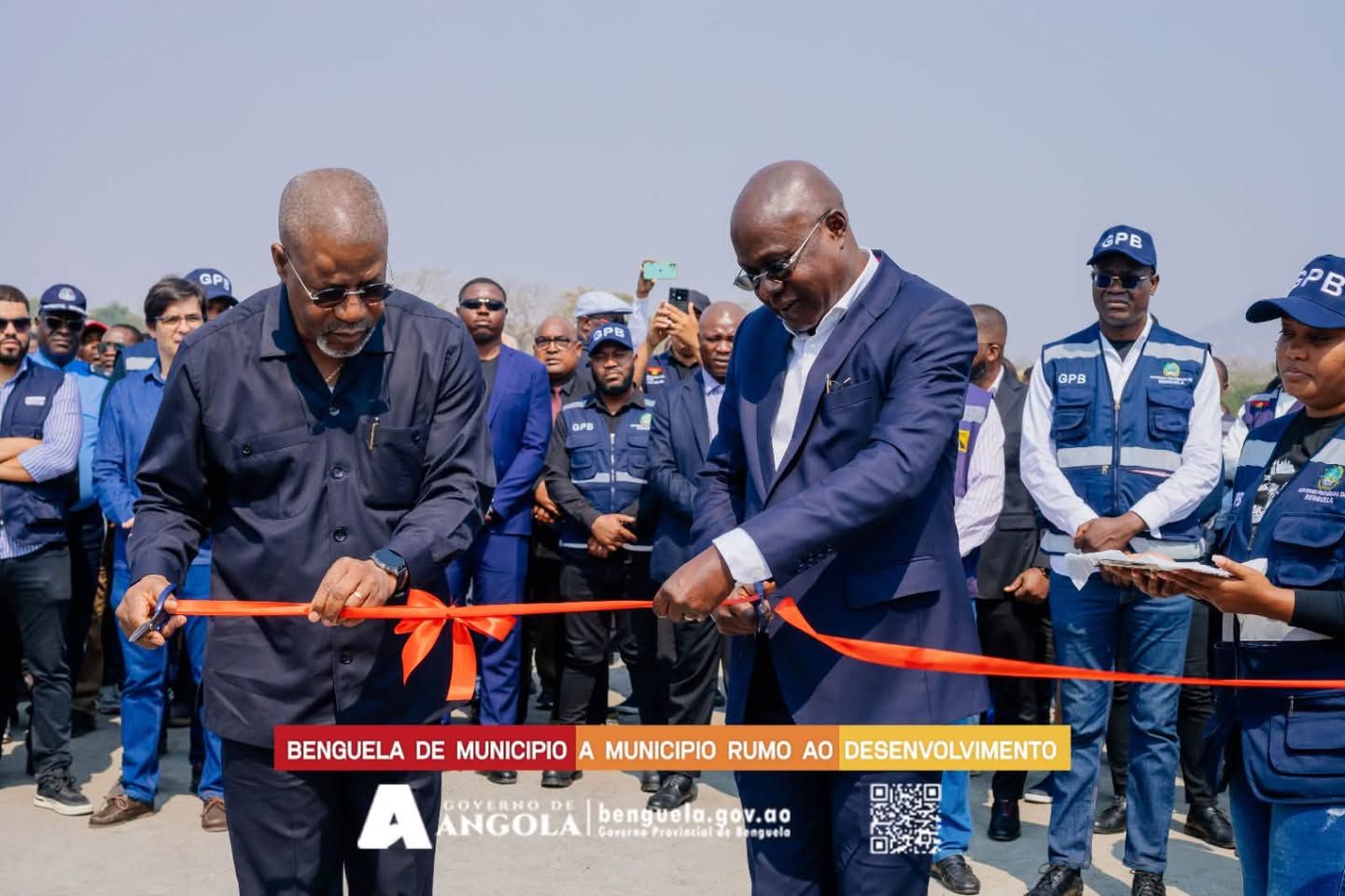 GOVERNADOR  INAUGURA PONTE PROVISÓRIA NO CAIMBAMBO E ANUNCIA REABILITAÇÃO DA ESTRADA CATENGUE-GANDA