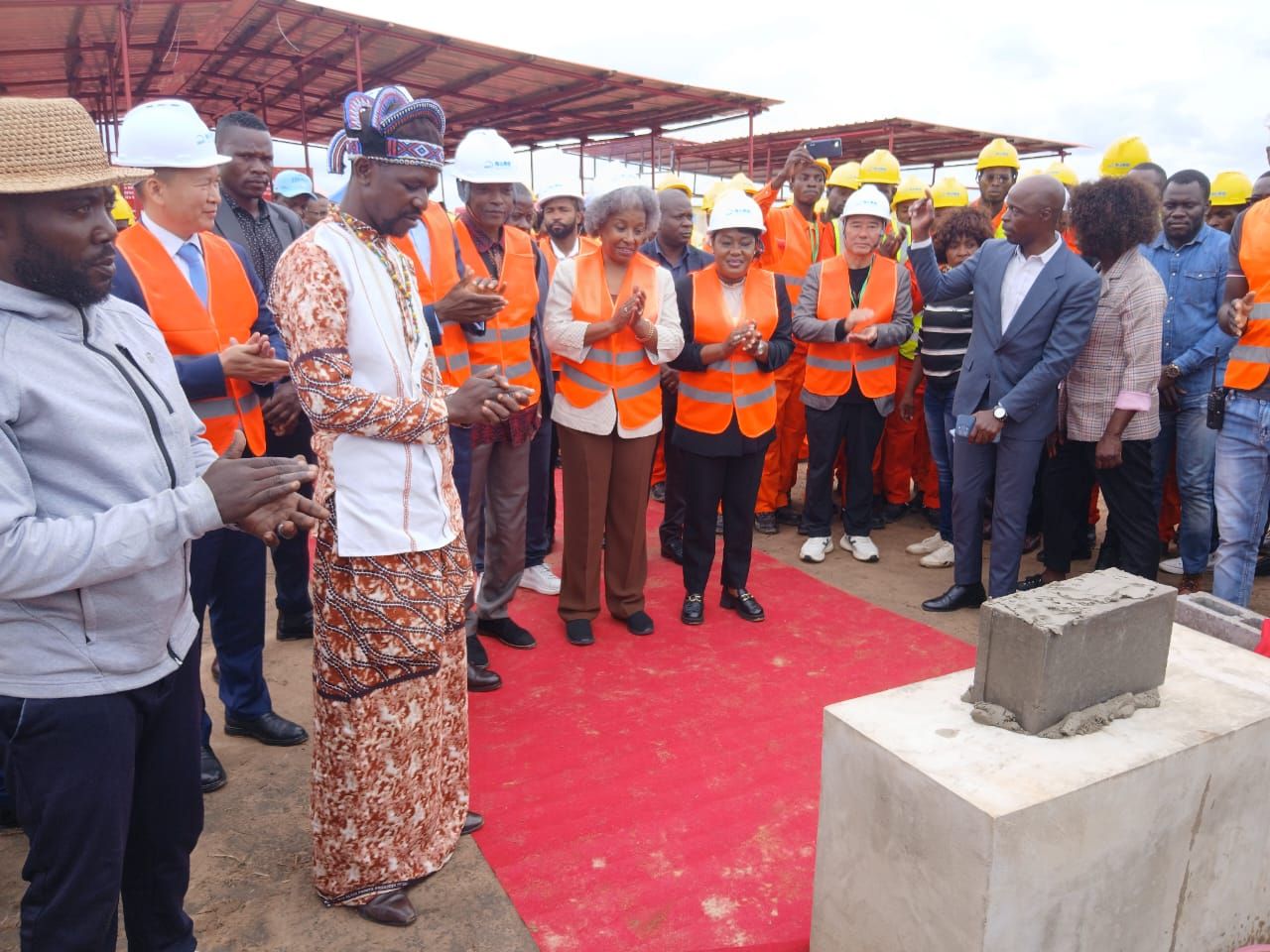 A Secretária de Estado para Ciência, Tecnologia e Inovação lança a primeira Pedra para construção do Instituto Superior Politécnico do Moxico