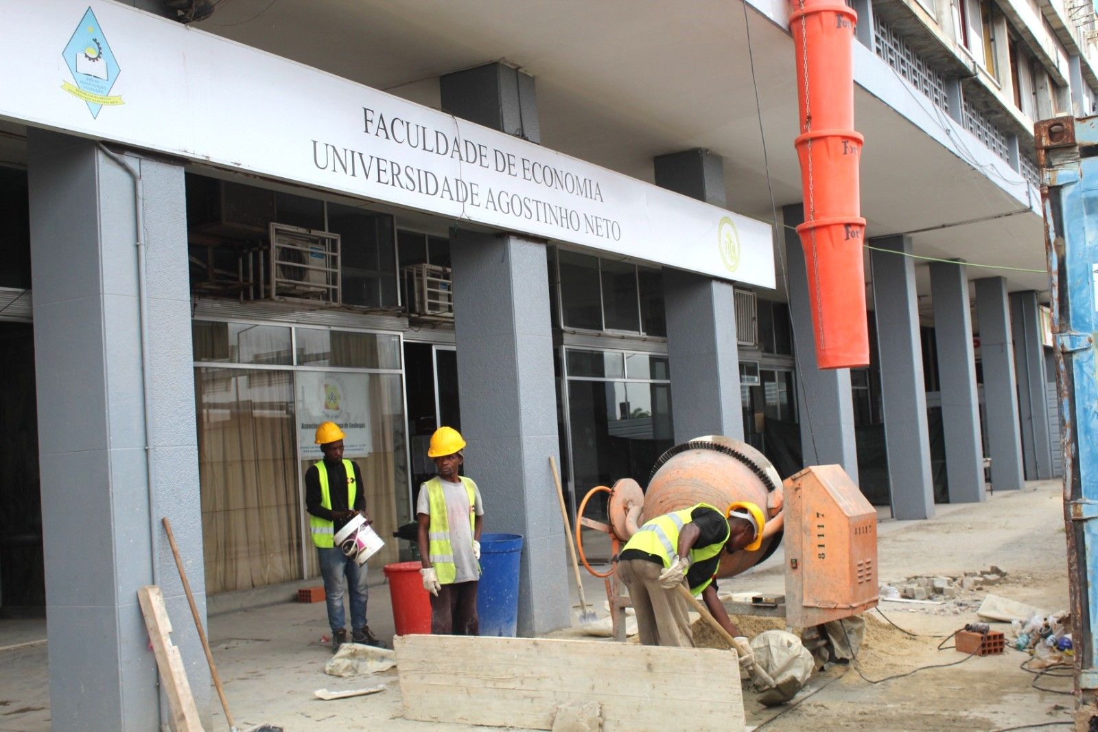 MESCTI realiza visita de constatação às obras da Faculdade de Economia e de Ciências da UAN 