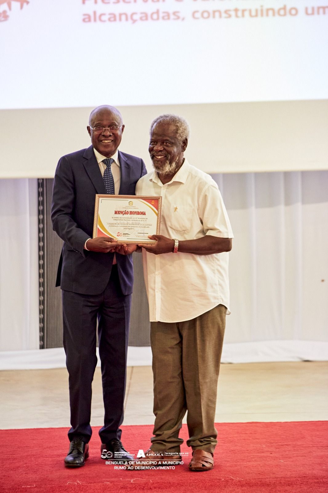 GOVERNADOR HOMENAGEIA VÁRIAS INDIVIDUALIDADES NO ÂMBITO DOS 50 ANOS DA INDEPENDÊNCIA NACIONAL