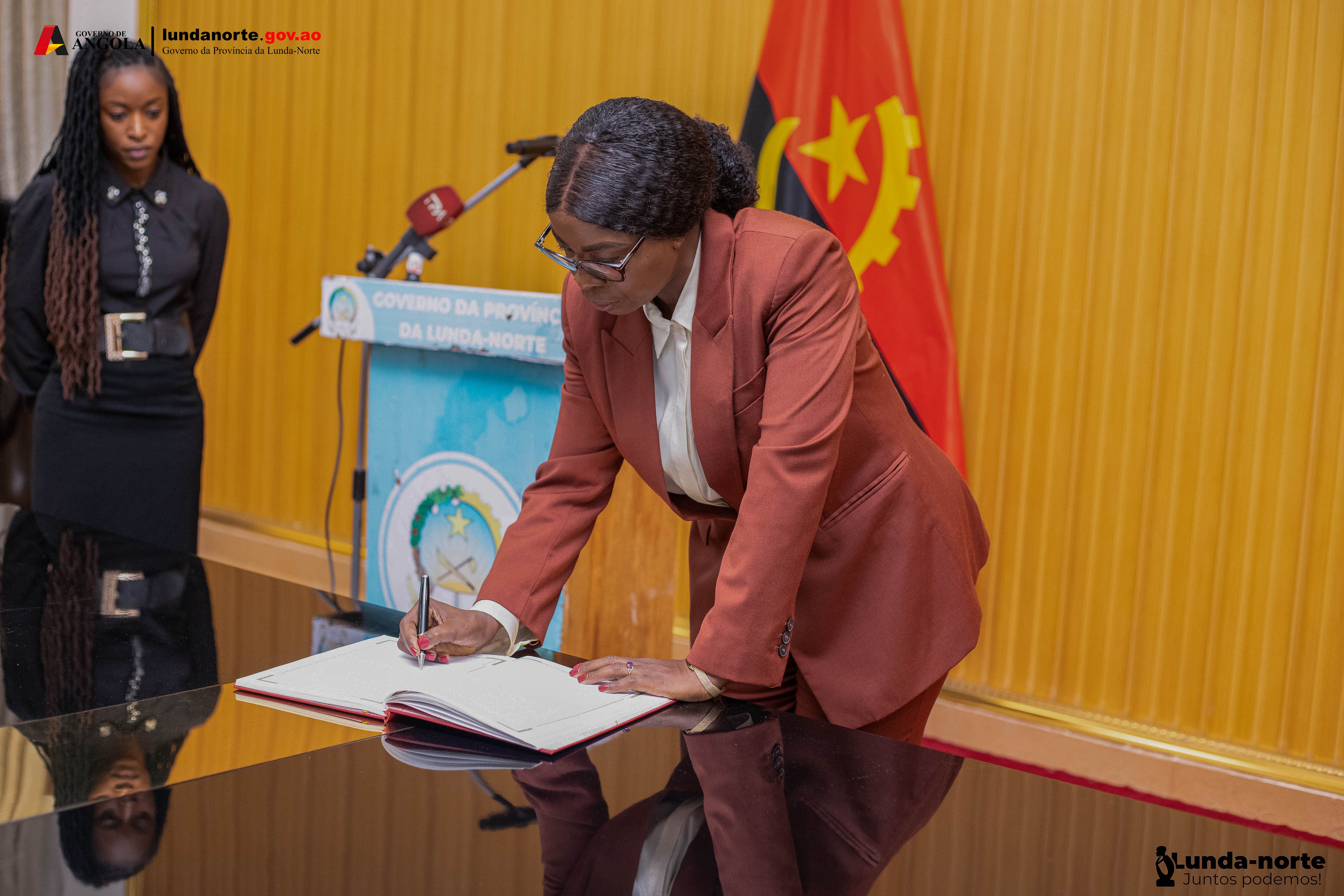 Governadora Filomena Miza confere posse aos membros do Governo Provincial da Lunda-Norte 2025