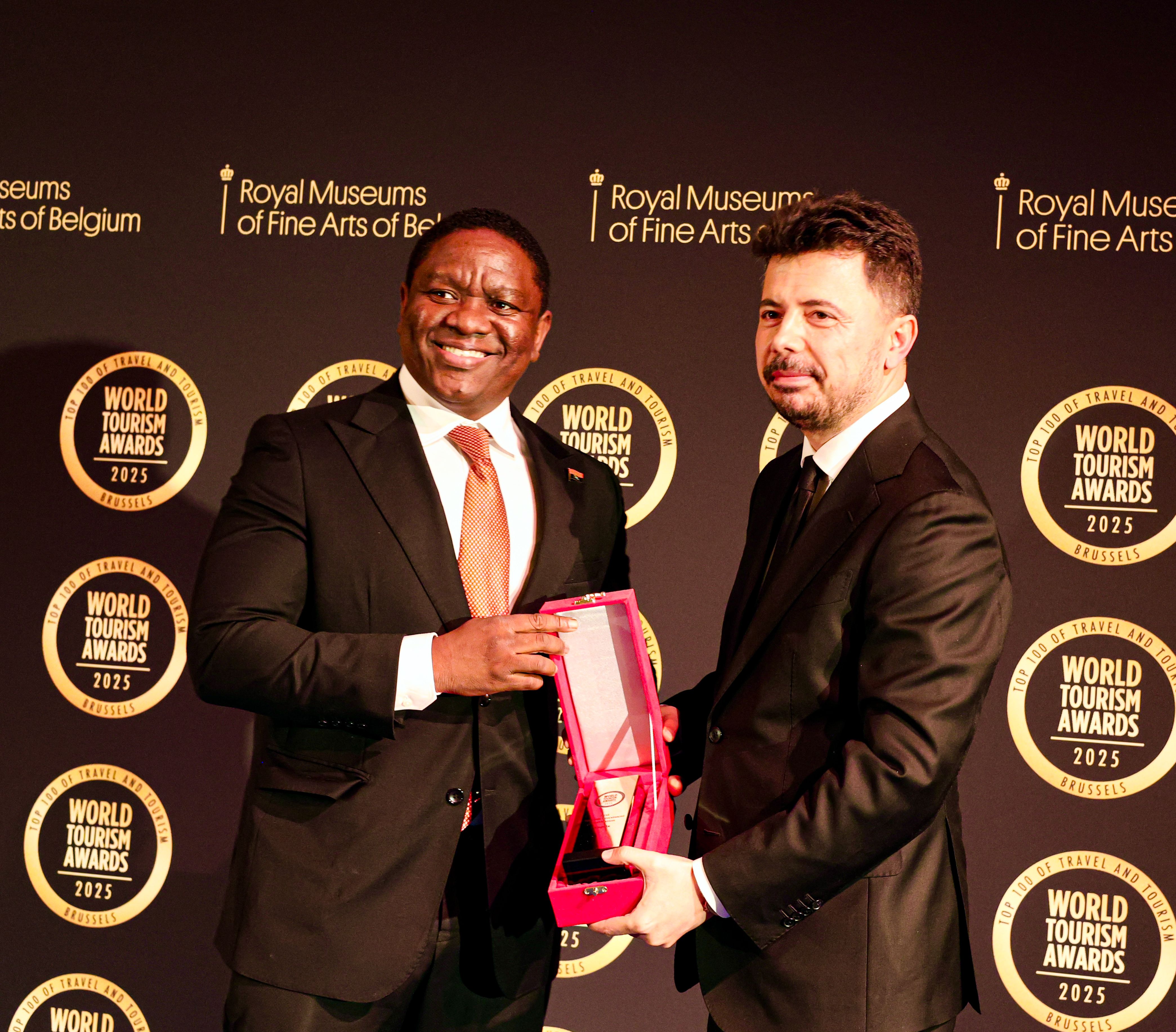 Angola defende cooperação regional e investimento em infraestruturas como motores do turismo  africano 