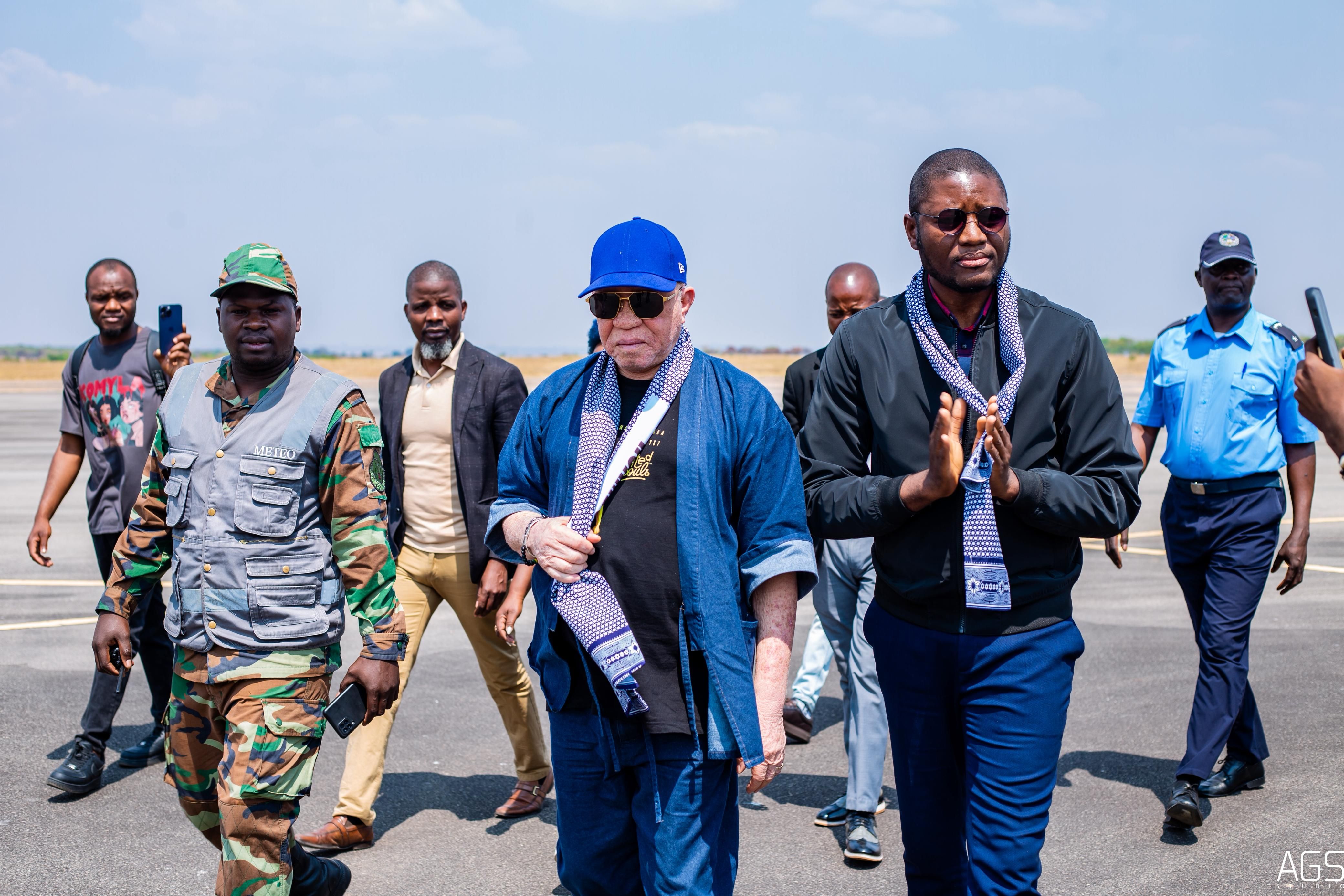 RETRATOS DA CHEGADA DE SALIF KEITA AO HUAMBO