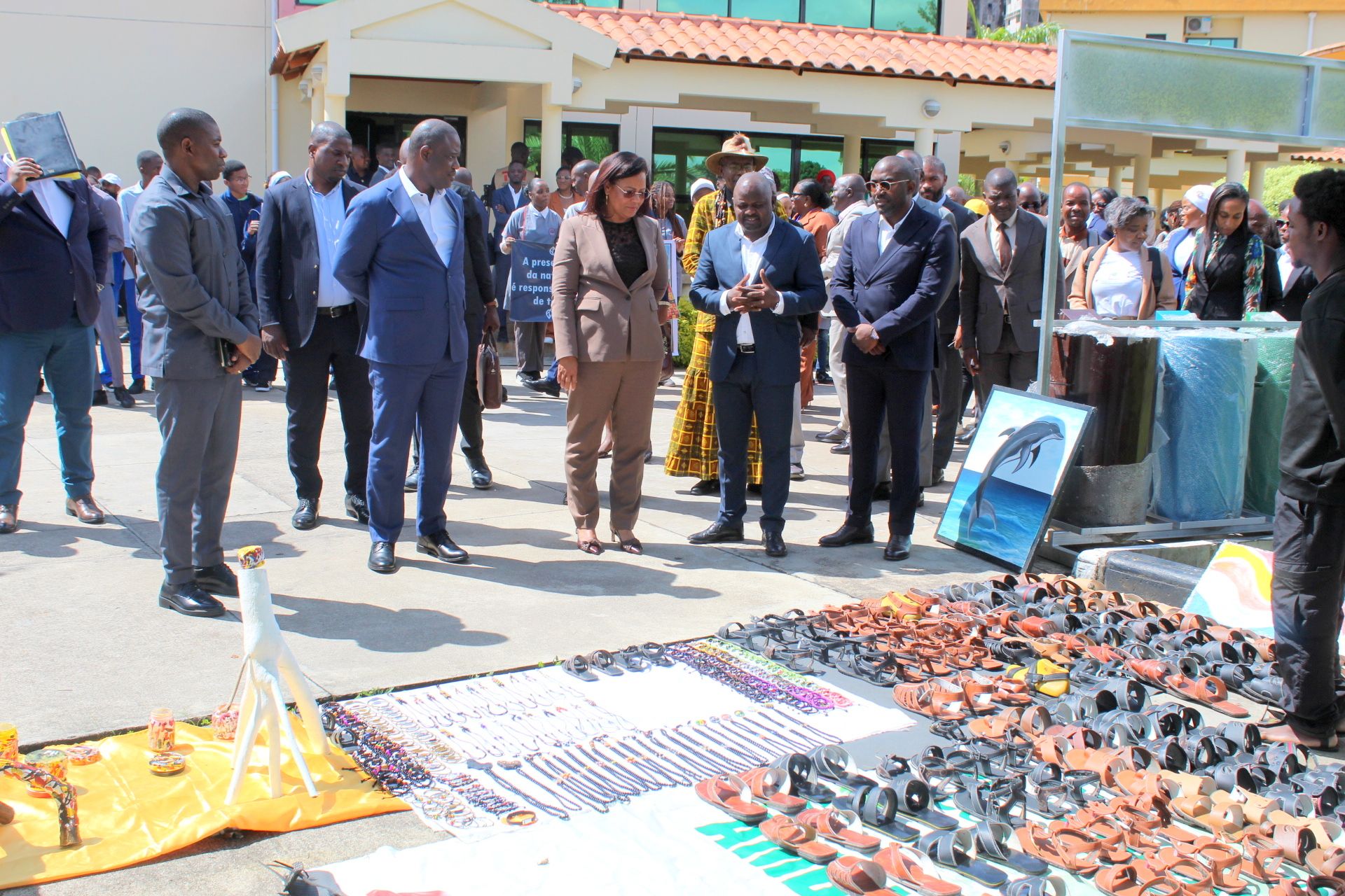 CETAC ACOLHE PROGRAMA GOVERNAMENTAL DURANTE VISITA DA MINISTRA DO AMBIENTE E DO GOVERNADOR DO HUAMBO