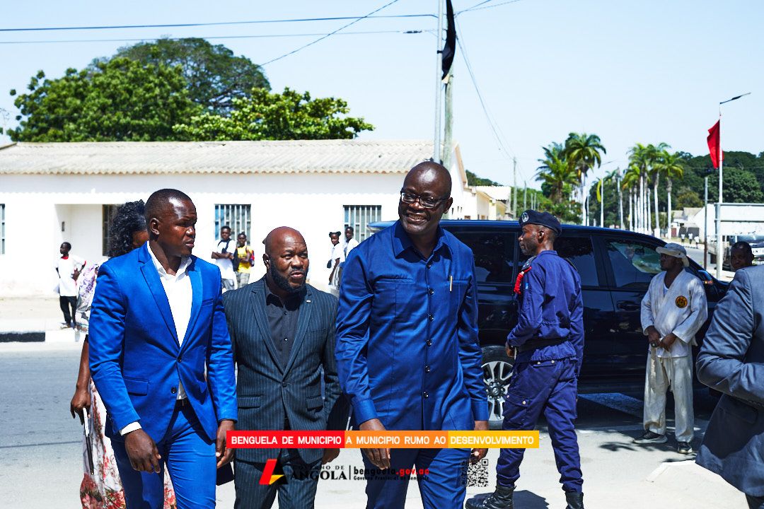 NOVOS ADMINISTRADORES DA BAÍA-FARTA E DOMBE GRANDE APRESENTADOS AOS MUNÍCIPES 