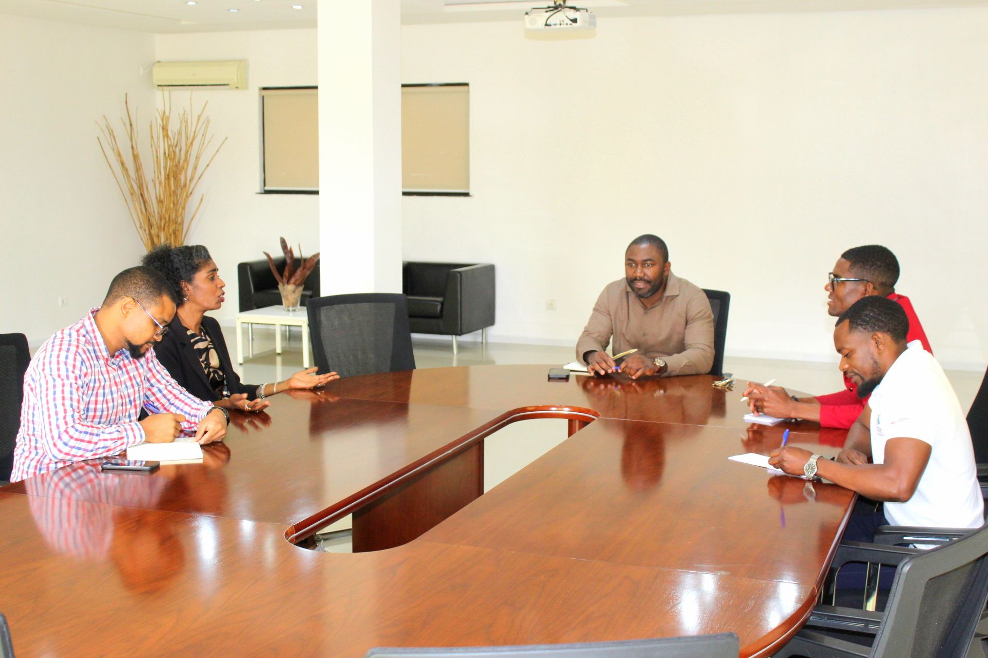 CETAC REFORÇA DIÁLOGO ACADÉMICO COM O INSTITUTO SUPERIOR POLITÉCNICO LUSÍADAS DO HUAMBO