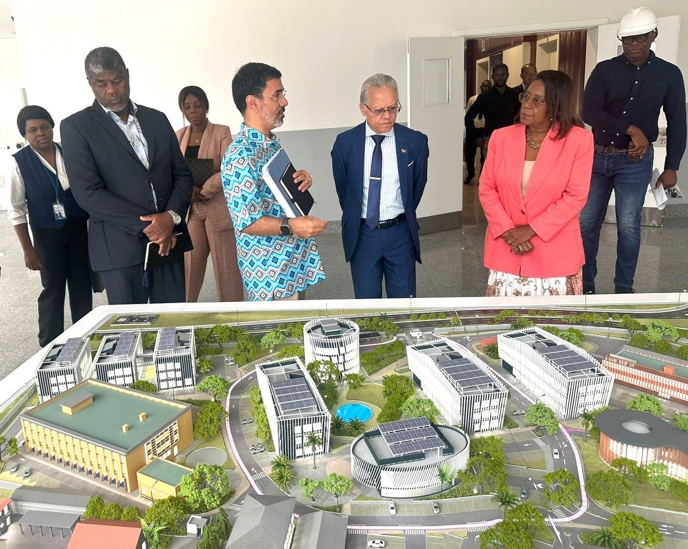 MINISTRA DE ESTADO PARA A ÁREA SOCIAL VISITA O PARQUE DE CIÊNCIA E TECNOLOGIA DE LUANDA