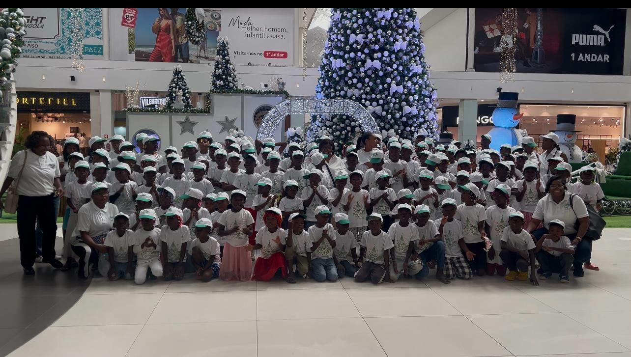 NATAL ECOLÓGICO COM CRIANÇAS DO CENTRO DE ACOLHIMENTO AMIGOS DA COMUNIDADE.