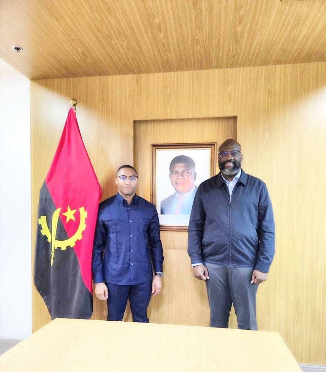 Embaixador António Luvualu de Carvalho, participa em acção formativa no Instituto de Modernização Administrativa (IMA)