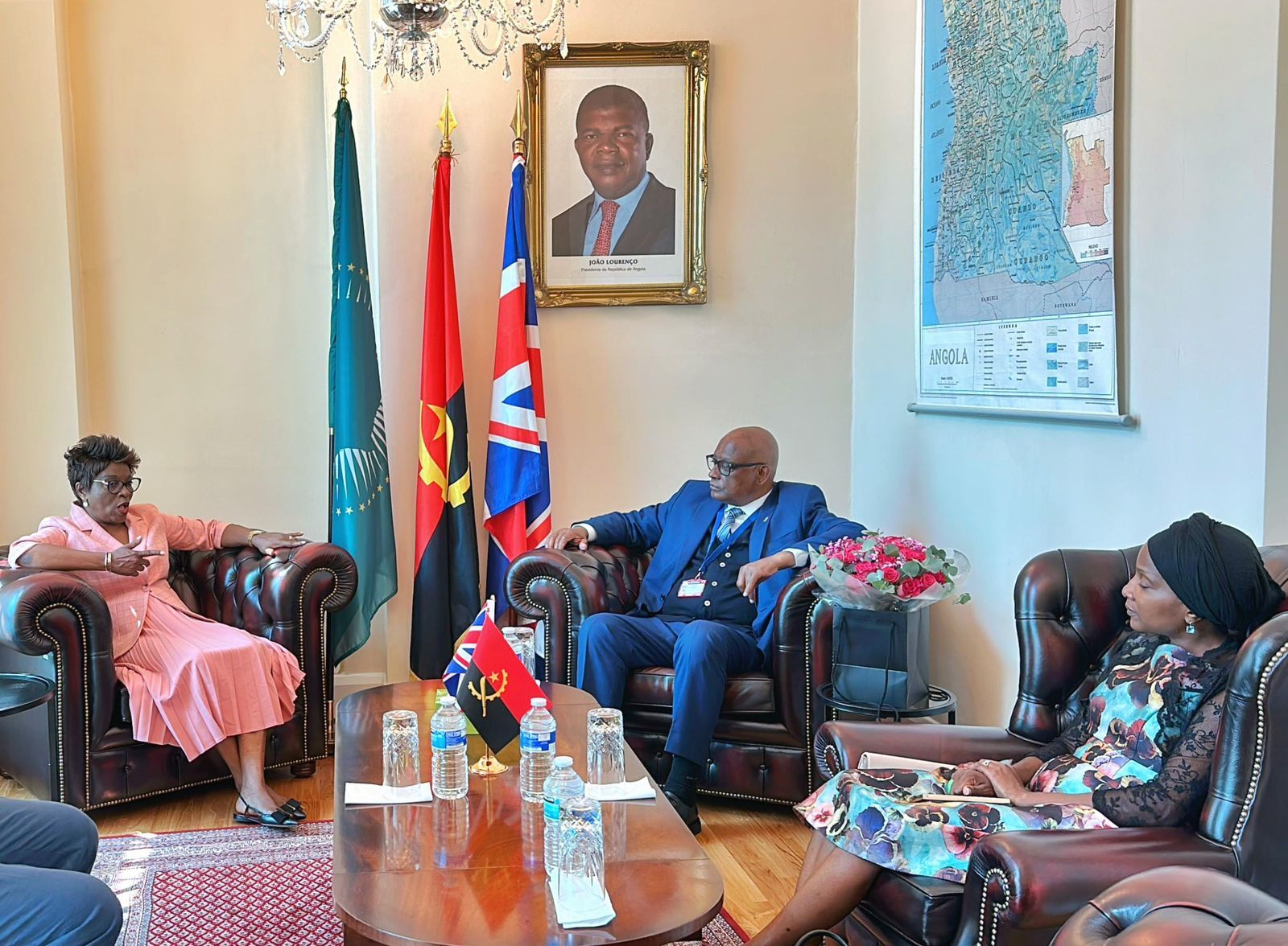 EMBAIXADA DE ANGOLA NO REINO UNIDO DA GRÃ-BRETANHA, IRLANDA DO NORTE E IRLANDA