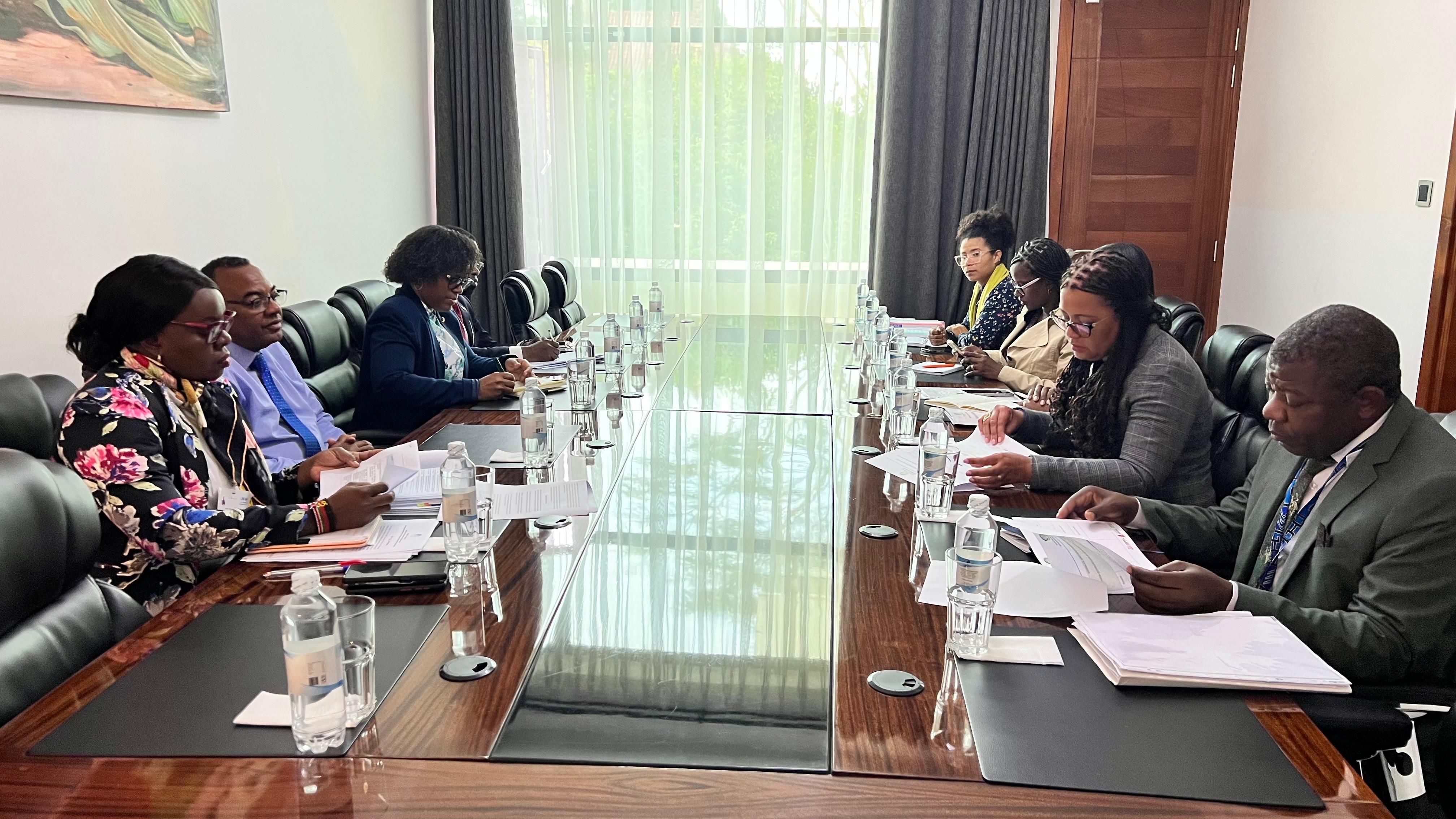 MINISTRA DO AMBIENTE REÚNE-SE COM DELEGAÇÃO ANGOLANA