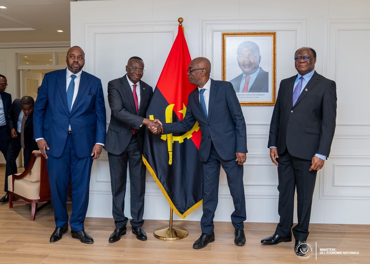 Angola e RDC reforçam cooperação no sector das pescas e comércio marítimo