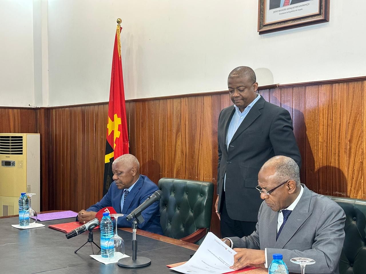 ASSINADO MEMORANDO DE ENTENDIMENTO PARA O DESENVOLVIMENTO E IMPLEMENTAÇÃO DE FAZENDAS DE PECUARIZAÇÃO