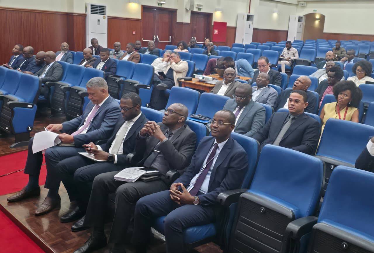 MINISTRO DA ENERGIA E ÁGUAS PRESIDE À SEGUNDA REUNIÃO DO COMITÉ DE REFORMA DO SECTOR ELÉCTRICO