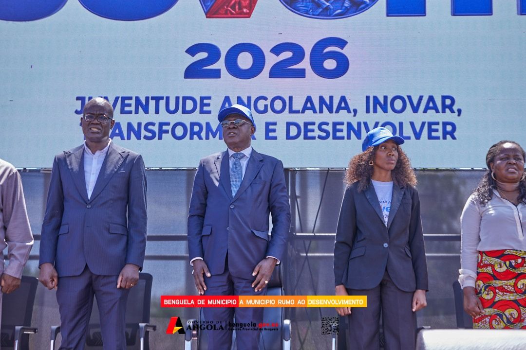 GOVERNADOR INCENTIVA JOVENS A SONHAR GRANDE E INOVAR DURANTE A FEIRA DO 