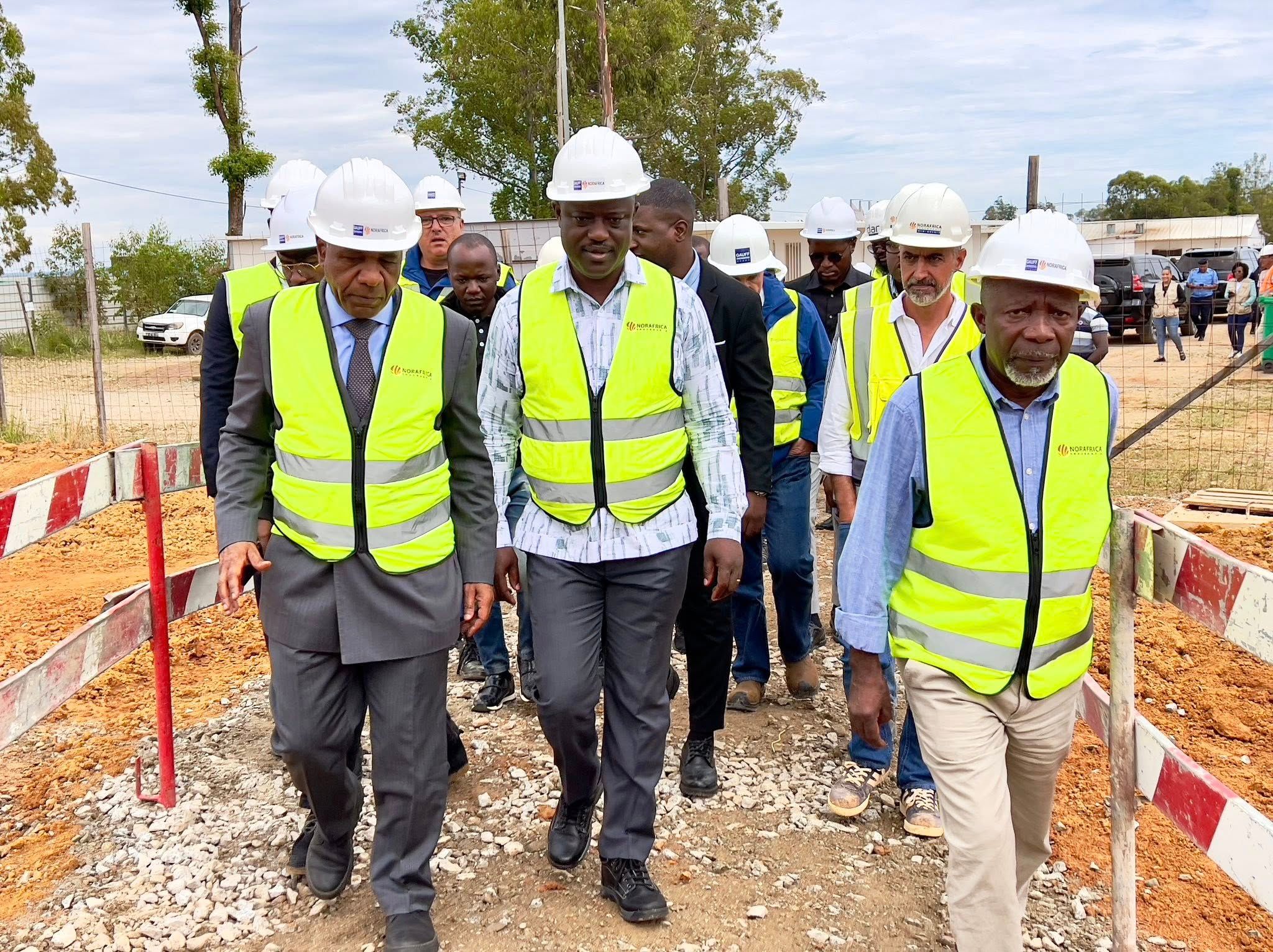 MINISTRO DA AGRICULTURA E FLORESTAS AVALIA NO HUAMBO ESTADO E FUNCIONAMENTO DE INFRAESTRUTURAS D0 SECTOR