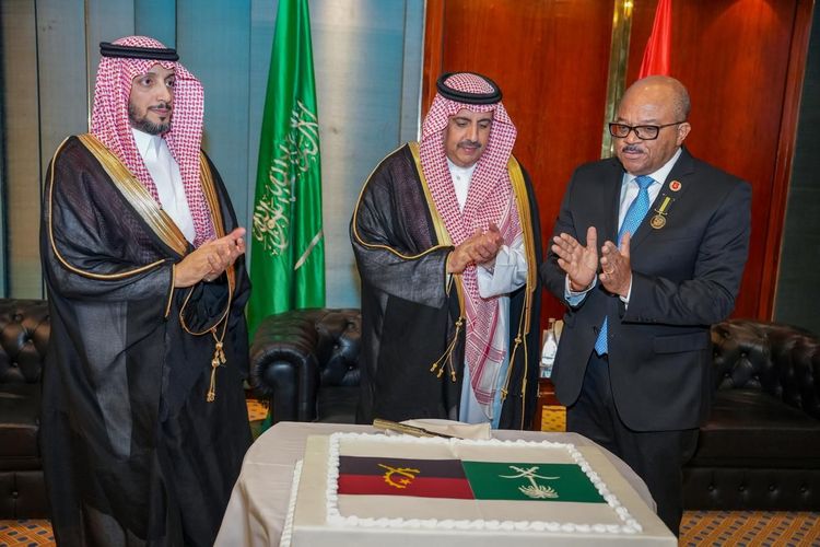 FESTIVIDADES DAS COMEMORAÇÕES DO 50⁰ ANIVERSÁRIO DA INDEPENDÊNCIA NACIONAL NO REINO DA ARABIA SAUDITA E SULTANATO DE OMÃ