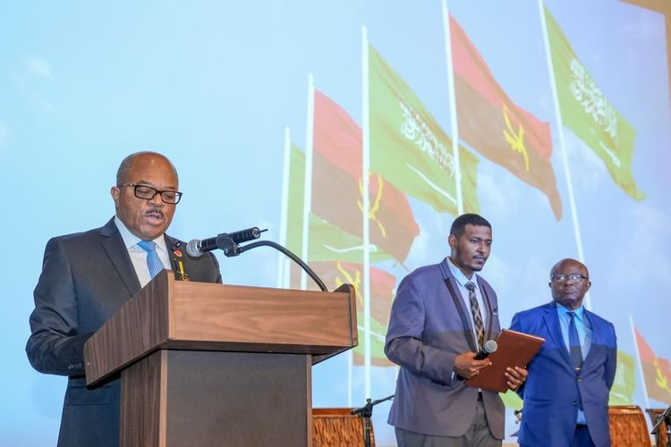 FESTIVIDADES DAS COMEMORAÇÕES DO 50⁰ ANIVERSÁRIO DA INDEPENDÊNCIA NACIONAL NO REINO DA ARABIA SAUDITA E SULTANATO DE OMÃ