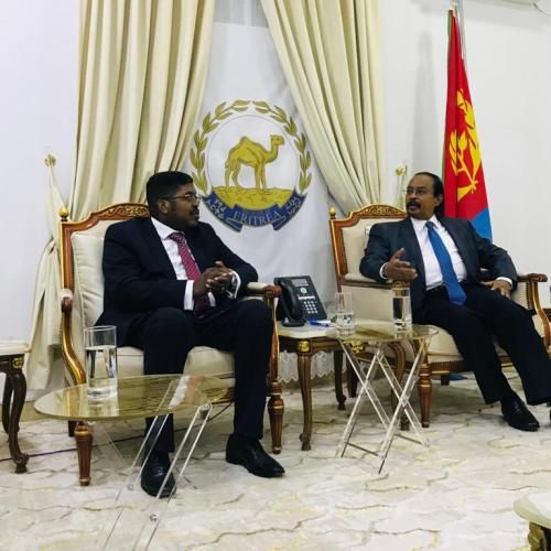 Sua Excelência Embaixador Com o decano do Corpo Diplomatico