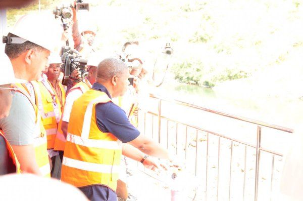  PRESIDENTE VISITA CACULO CABAÇA