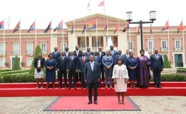TOMADA DE POSSE  DO NOVO GOVERNADOR DE LUANDA